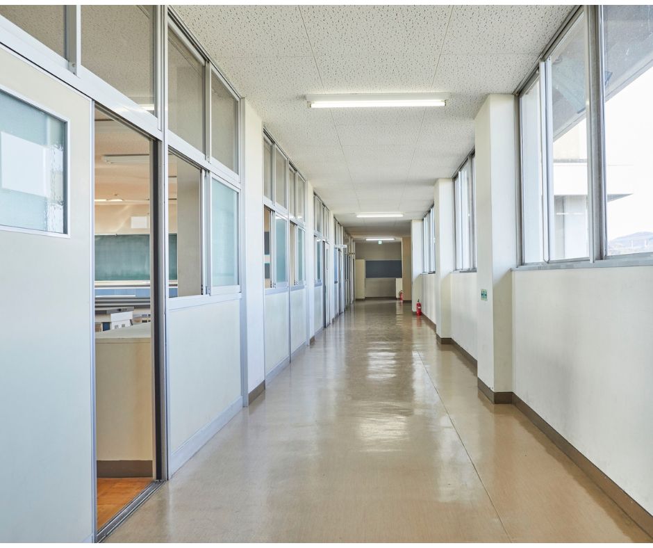 職業訓練校の廊下