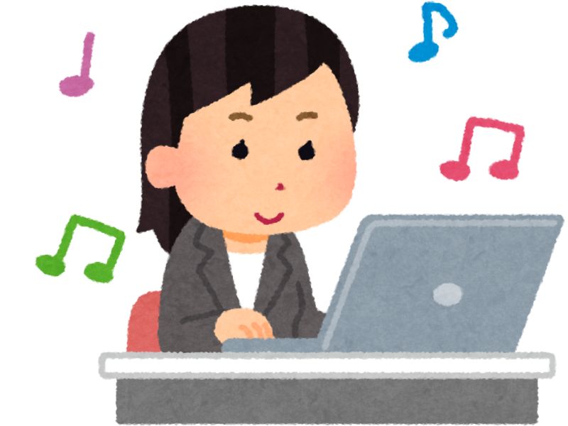 楽しそうにパソコンをする人