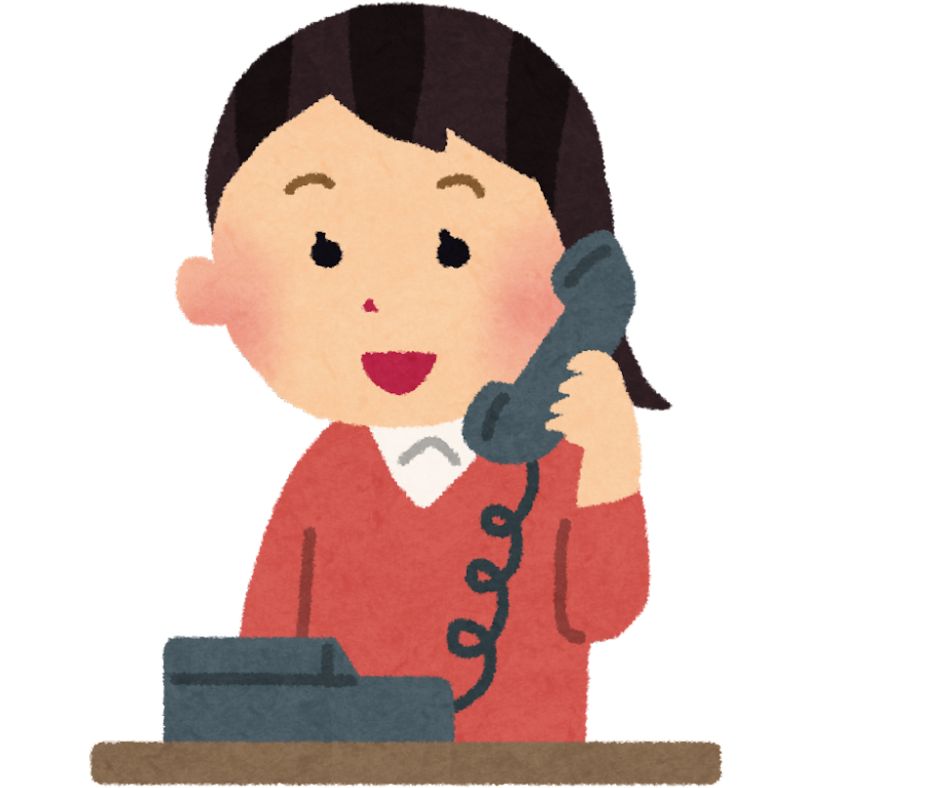 電話で話す女性